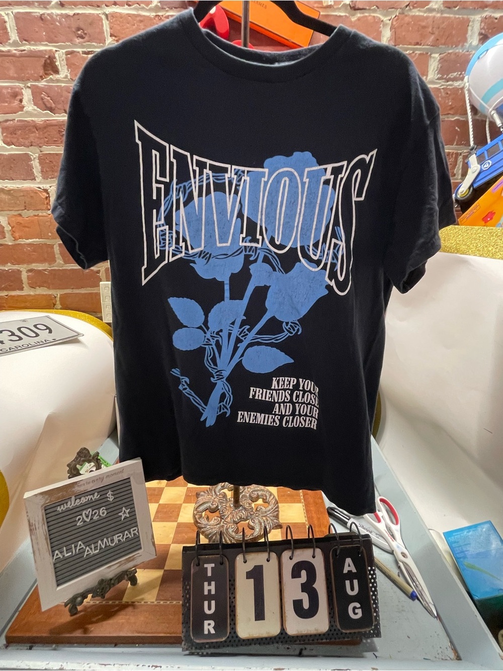 ENVIOUS ROSE TEE poison